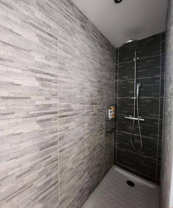 40 M 2 *